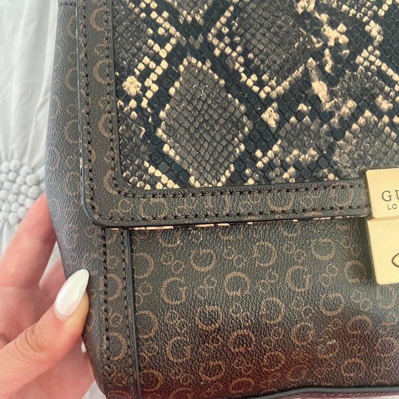 Vintage Guess Leather Purse Snakeskin Logo Chain READ - Picture 6 of 8